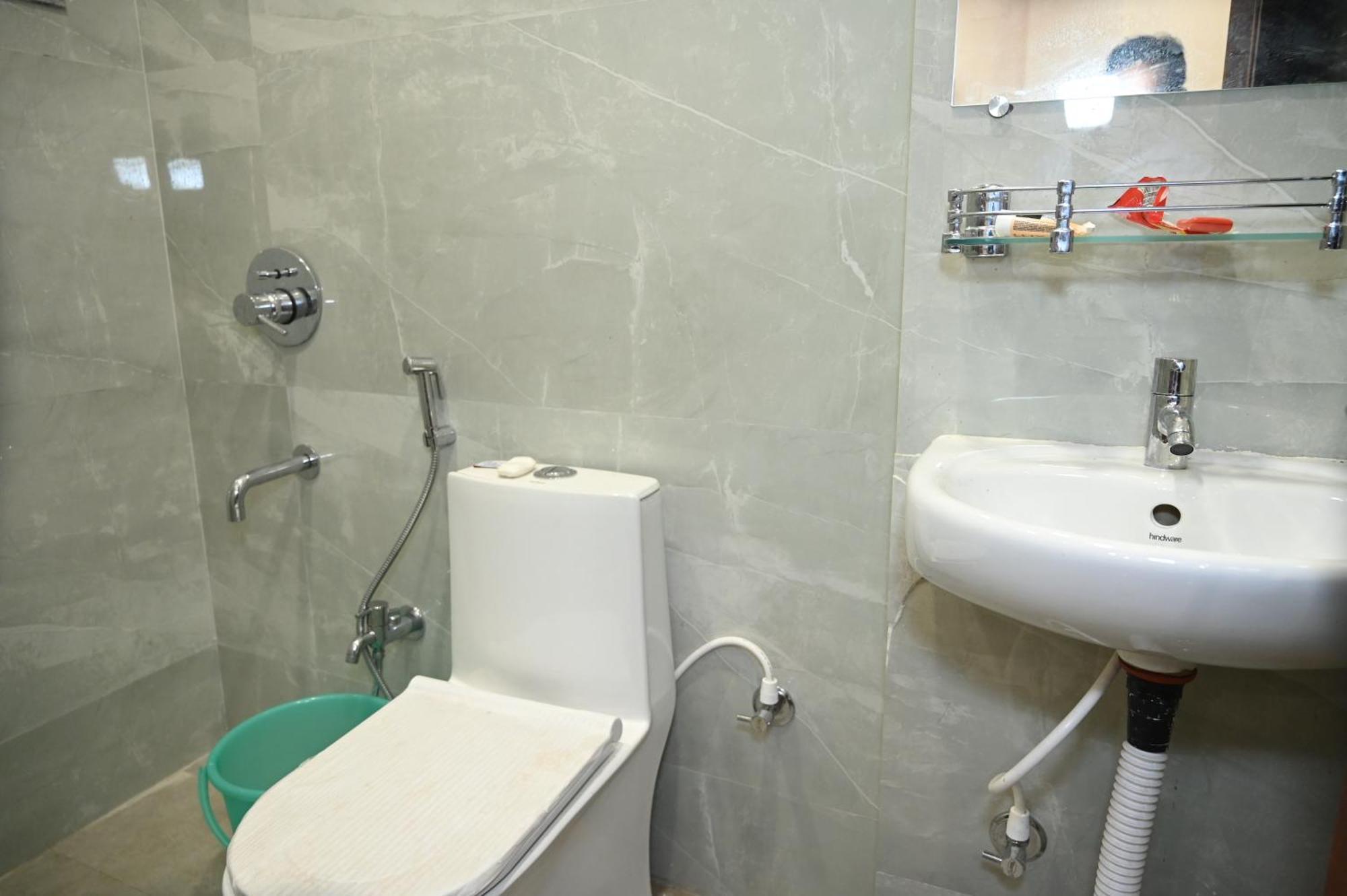 Hotel Royal Radiant Ранчи Екстериор снимка