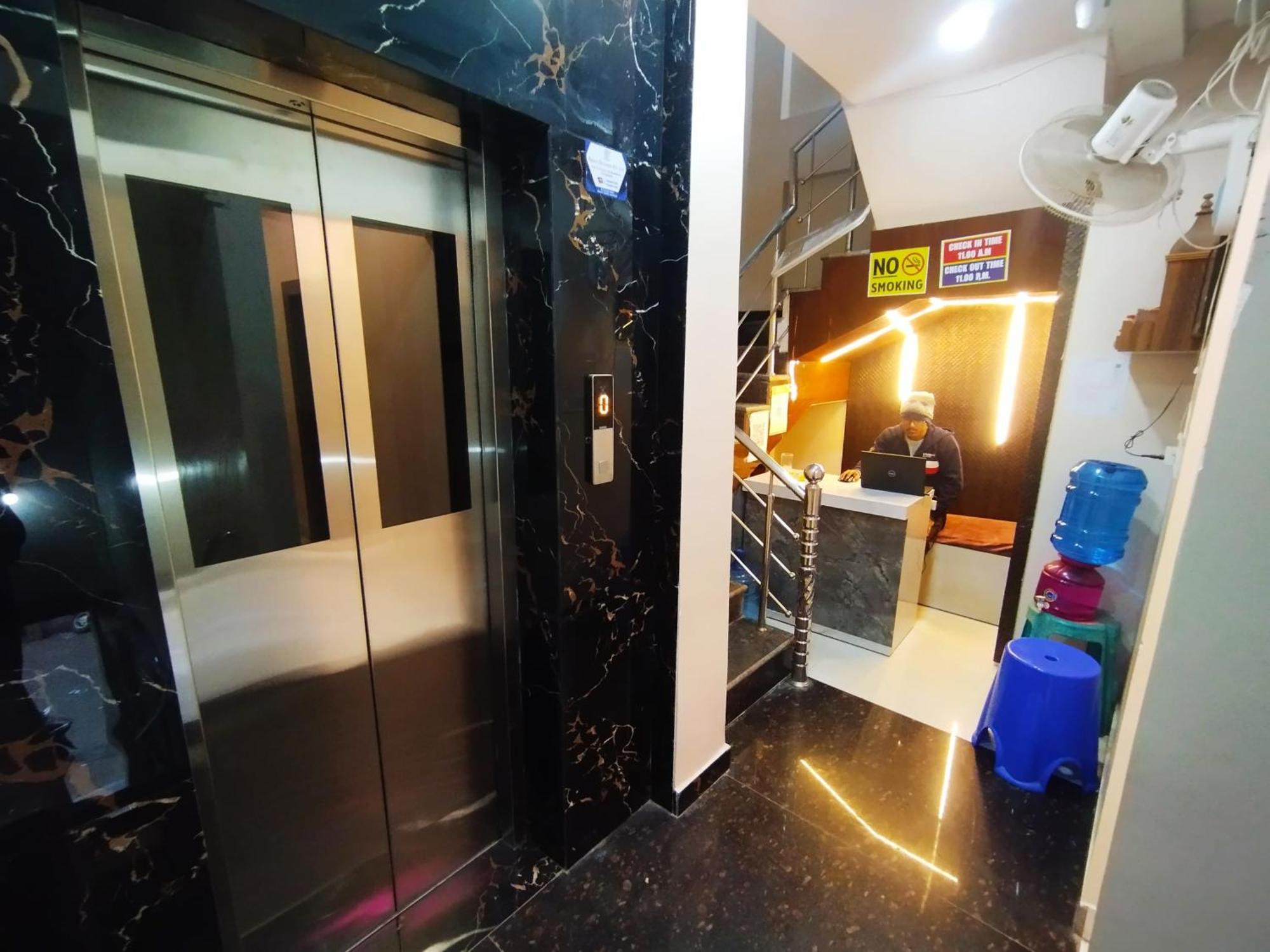 Hotel Royal Radiant Ранчи Екстериор снимка